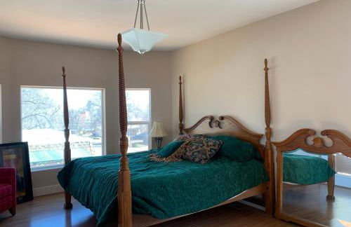 Huge Cozy Home with Many Bedrooms in Ivywild - Foto 30