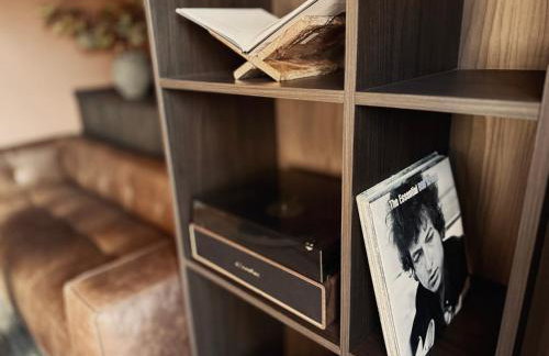 Curated Barrio Stay with Salt-Spun Magic Debut Mid March - Foto 11