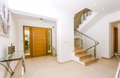 Casa Juana is a modern, luxury, exclusive, 6 bedroom villa. - Foto 57