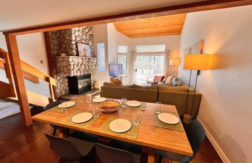 Snowcreek IV - Cozy Mammoth Ski Condo with Mtn Views and Hot Tub - Foto 17
