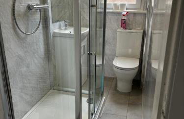 Grange Lone entire apartment with two double beds - Foto 5