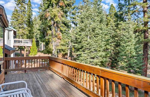 Tahoe Retreat with Decks and Separate Studio - Foto 36