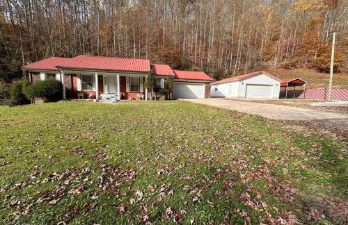 Buffalo Playhouse with game room - Photo 27