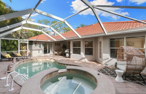 Beautifully-furnished Naples Home l Pool l Hot Tub - Foto 1