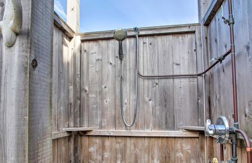 Rhode Island Oceanview Retreat Walk to Shore! - Foto 30