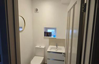 Modern Two-Bedroom House - Free Parking - Foto 4