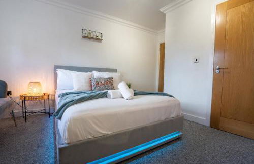 Runway Hse Luxe 5 Bed, with King sized Beds, next to Aiport & NEC, JLR 5 mins - Foto 9