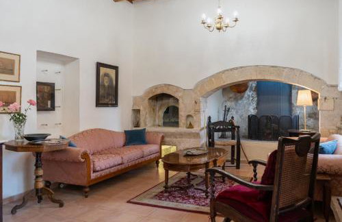 The Olive Mill House - Luxe Villa, Classic Charm - Foto 6