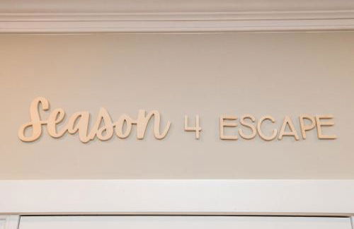 Season 4 Escape - Managed by Gr8Escapes - Foto 17