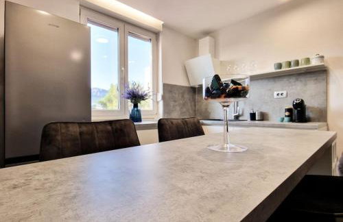 MonLux studio- FREE Public Parking- Easy & Straight Walk to the Center - Photo 11