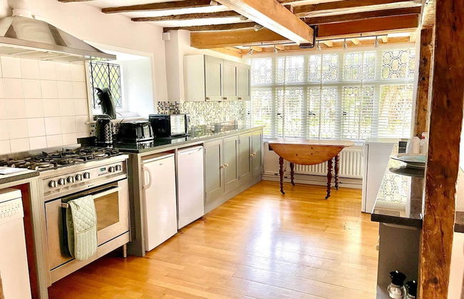 Walnut Tree House - Photo 6