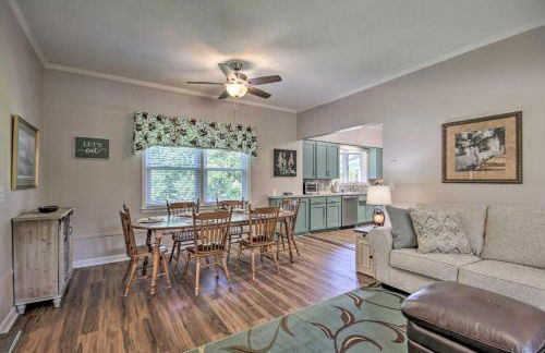 Family Home with Fire Pit, 2 Mi to Lake Access - Foto 8