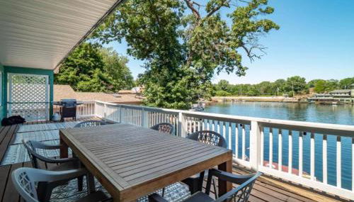 Lake Front Outdoor Living Sleeps 8 - Foto 4