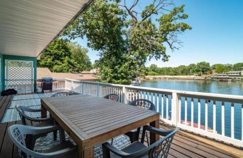 Lake Front Outdoor Living Sleeps 8 - Foto 4