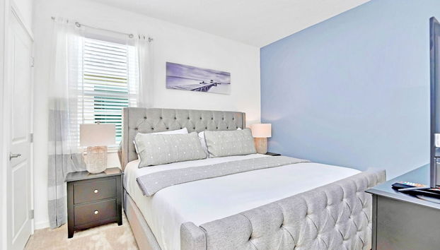 16 Guest Lakefront Home w Pool BBQ - Foto 2, Habitación