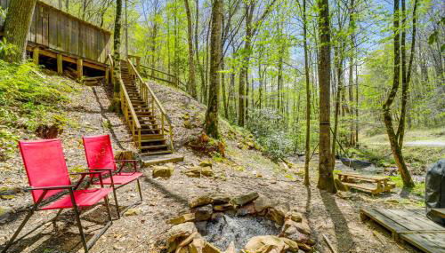 Spring Creekside Getaway at Whittier Cabin with Deck - Foto 2