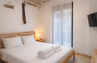 Derveni Seaside Apartments - Deluxe Sea View Penthouse Jacuzzi-BBQ & Groundfloor Garden View Apartment - Foto 11