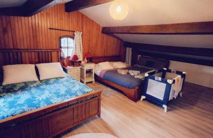 Les Ribas villa groupe, de 4 a 14 personnes, maison familiale, séjour nature, calme, Provence, Plaine des Maures, proche mer, Verdon, randonnée, terrain arboré, jeux enfants, pétanque, ping-pong, cuisine équipée, grande capacité, vacances en groupe - Foto 11