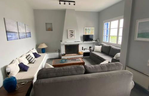 RETREAT VILLA BY THE SEA WITH POOL IN PORTO HELI - Foto 25