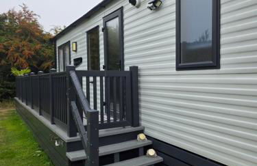 Hawthorn Lodge - Photo 1