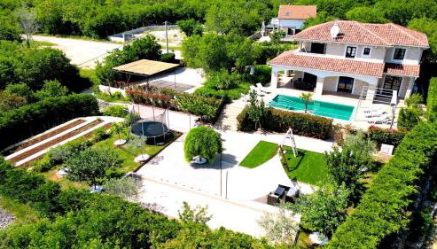 Villa Cecilia - 4 bedrooms, 4 bathrooms, heated inside pool, gym - Foto 4