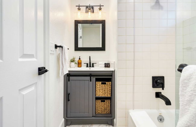 Explorer by Avantstay Close to Slopes! Game Room, Guest Suite, Hot Tub - Photo 29