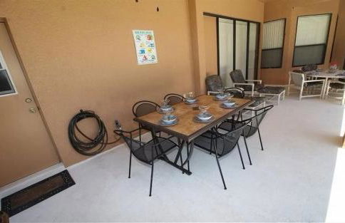 #440-Large 5 bed pool home with excellent privacy - Foto 21