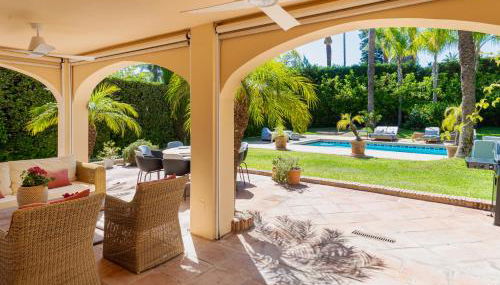 Charming Andalusian-Style Beach Villa - Foto 5, Garden, Garden view