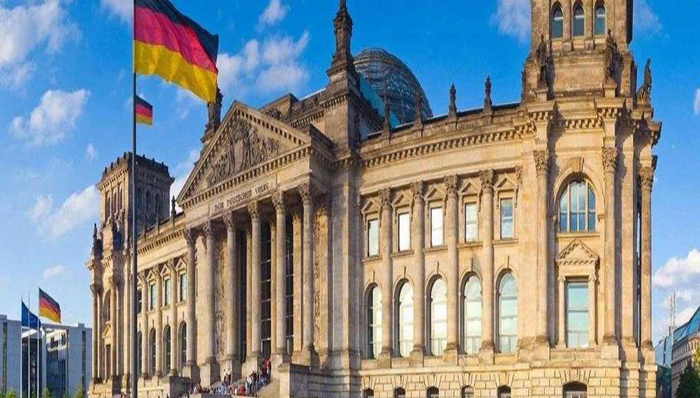 Big Bus Berlin Hop-On Hop-Off Tour - Photo 1