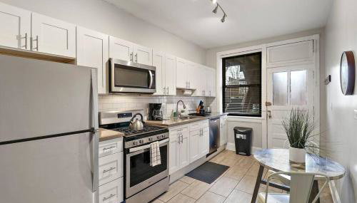 Modern & Spacious 3BR Apt with In-Unit Laundry - Bstone 2 - Foto 2