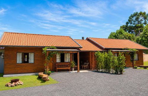 Casa Completa | 2 Suítes + Jardim com Fogo de Chão - Foto 2