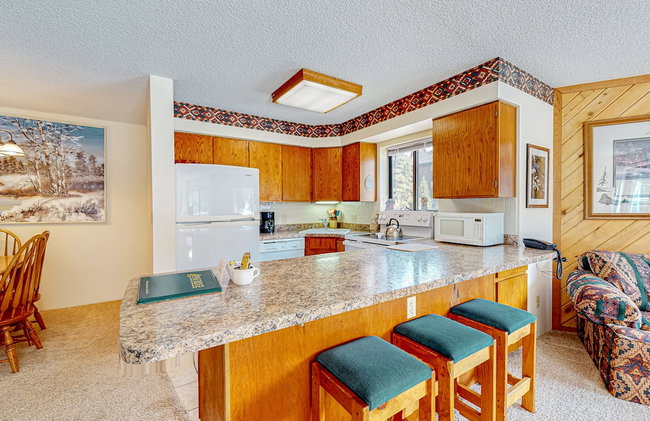 Pine Ridge Condominiums - Photo 22