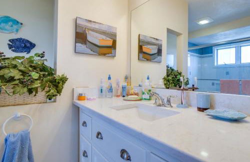 Breezy Oak Bluffs Condo - Steps to Inkwell Beach! - Foto 18