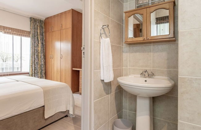 Bantry Beach Luxury Suites - Photo 55