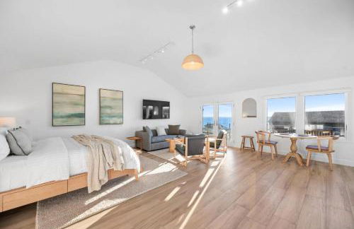 Distinguished Oceanfront Point Estate with Iconic Beach Mountain Vistas - Foto 72