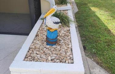 Riverside Retreat: Deck Bar, FirePit, Boat Parking - Foto 25