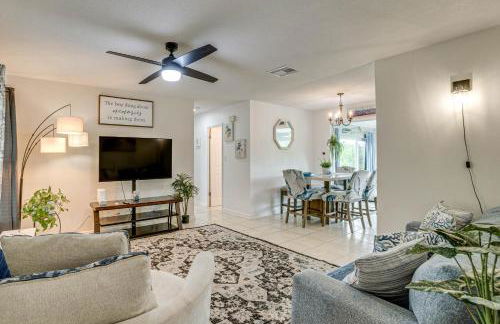 Port Charlotte Home with Sunroom, Grill and Fire Pit! - Foto 3