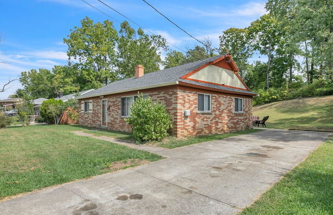 Cozy Retreat In Cincinnati 3 Bedroom Home by RedAwning - Foto 24