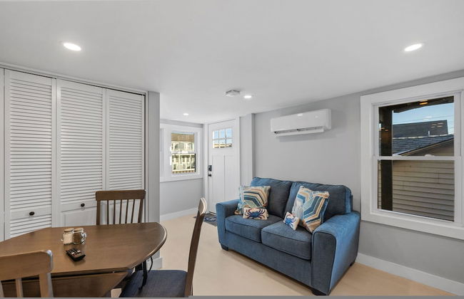 Modern Condo Perfect For Winter Rental - Photo 7