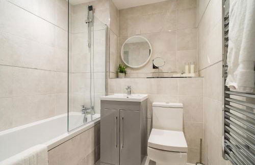 Luxe Apartments, The Moorwell, Secure Parking, - 10mins Cardiff City Ctr - Photo 18