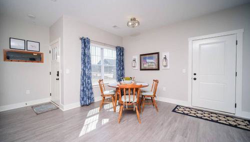 Main Floor Cozy 2 Bedroom Condo in Bettendorf - Foto 3