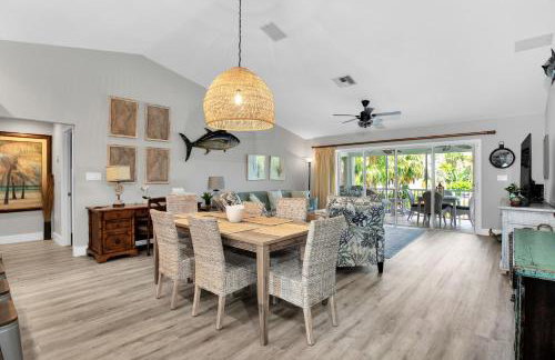 Waterfront Luxury Home With Pool And Boat Dock 3 Bedroom Home by RedAwning - Foto 39