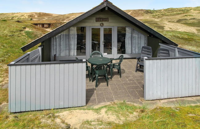 2 bedroom House in Sønderho - Photo 1