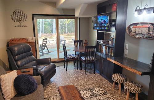 Hazel's Goose Creek Lodge - Private Riverfront! - Foto 38