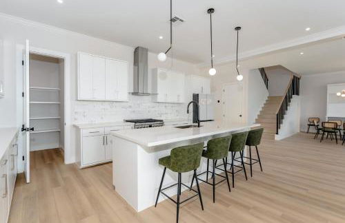 Waterfront Home with Pool Spacious Bay , Sleeps 16 - Foto 20