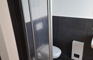 CityOase Magdeburg Studios am Königsweg, Studio 4, WiFi, Stellplatz, Netflix - Foto 9