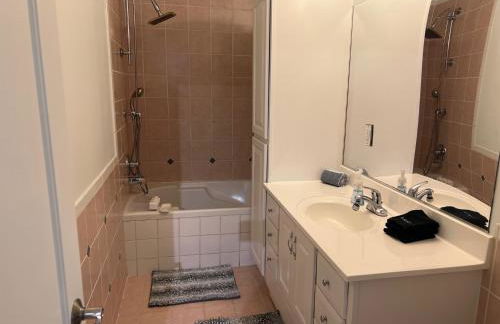 Newly Remodeled spacious units, minutes from mountains, inlet, downtown and airport - Photo 13