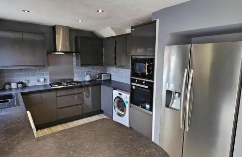 BSE Homes & Properties Ltd 4-Bedroom Home, Harlow , with Parking sleeps 6 - Foto 32