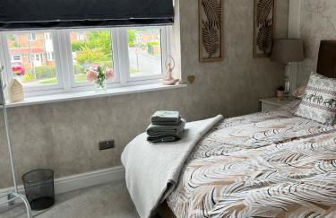 Stay solihull 5 mins to NEC and AIRPORT SLEEPS 9 contractor friendly 3 bathrooms driveway parking 3 - Foto 31