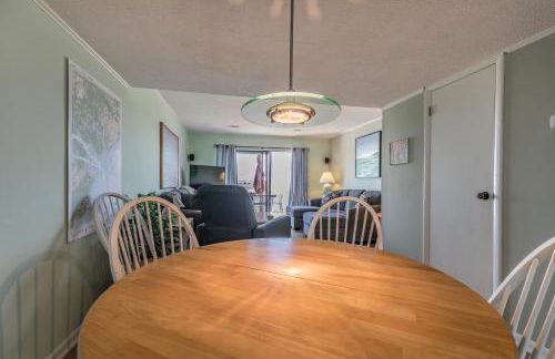 NEW LISTING! Two Bedrooms in A Building with Marsh and Ocean Views - Foto 10